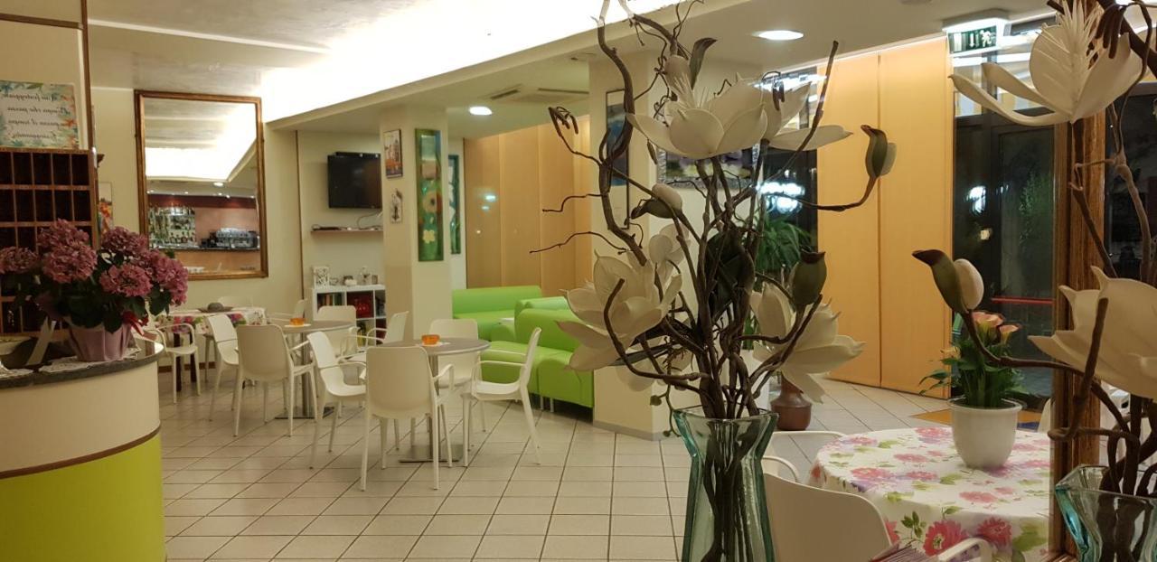Hotel La Falena تّشيرفييا المظهر الخارجي الصورة