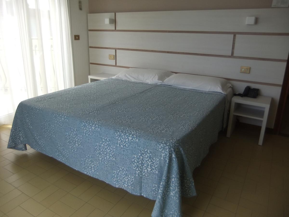 Hotel La Falena تّشيرفييا المظهر الخارجي الصورة