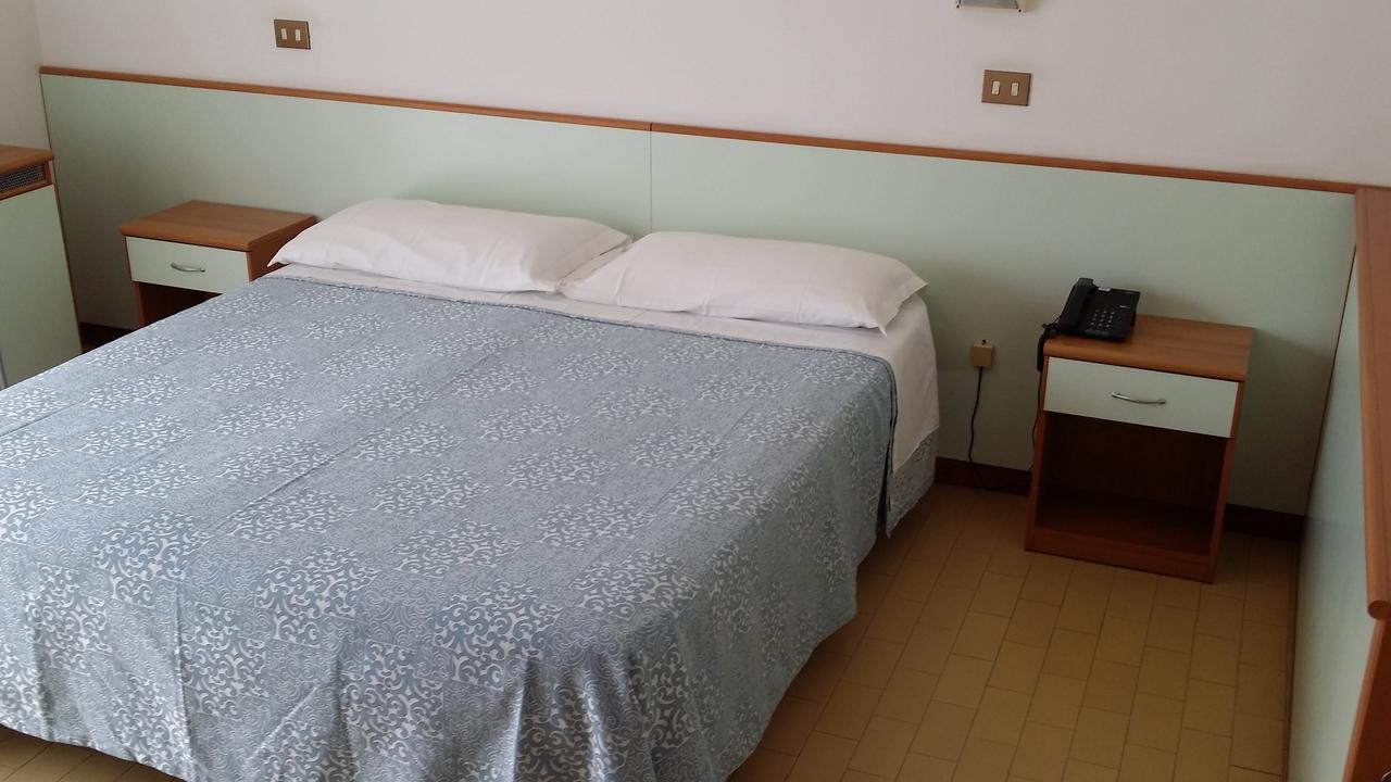 Hotel La Falena تّشيرفييا المظهر الخارجي الصورة