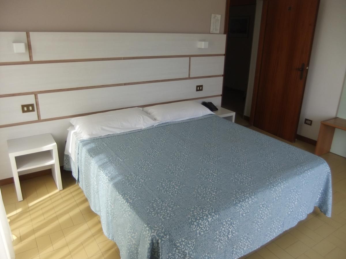 Hotel La Falena تّشيرفييا المظهر الخارجي الصورة