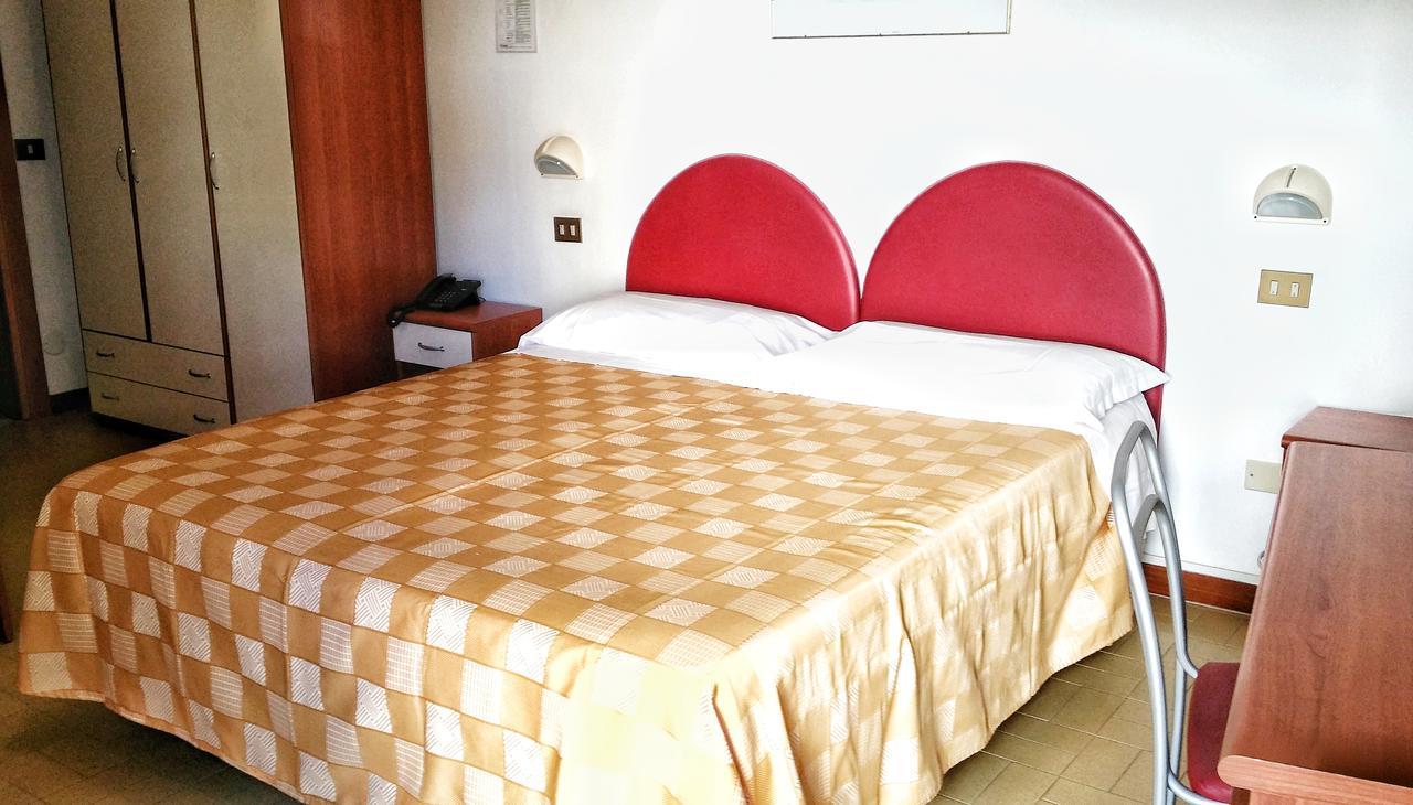 Hotel La Falena تّشيرفييا المظهر الخارجي الصورة