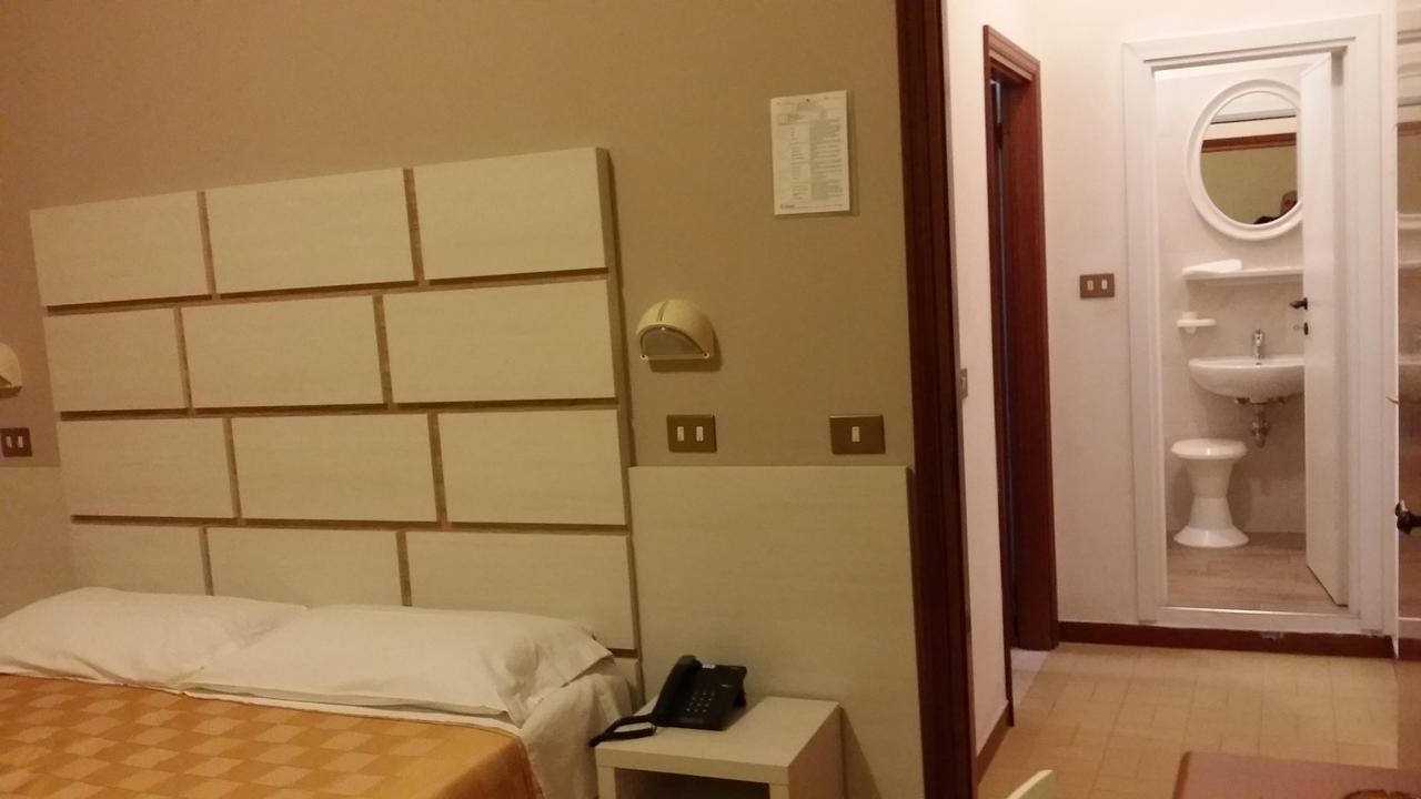 Hotel La Falena تّشيرفييا المظهر الخارجي الصورة