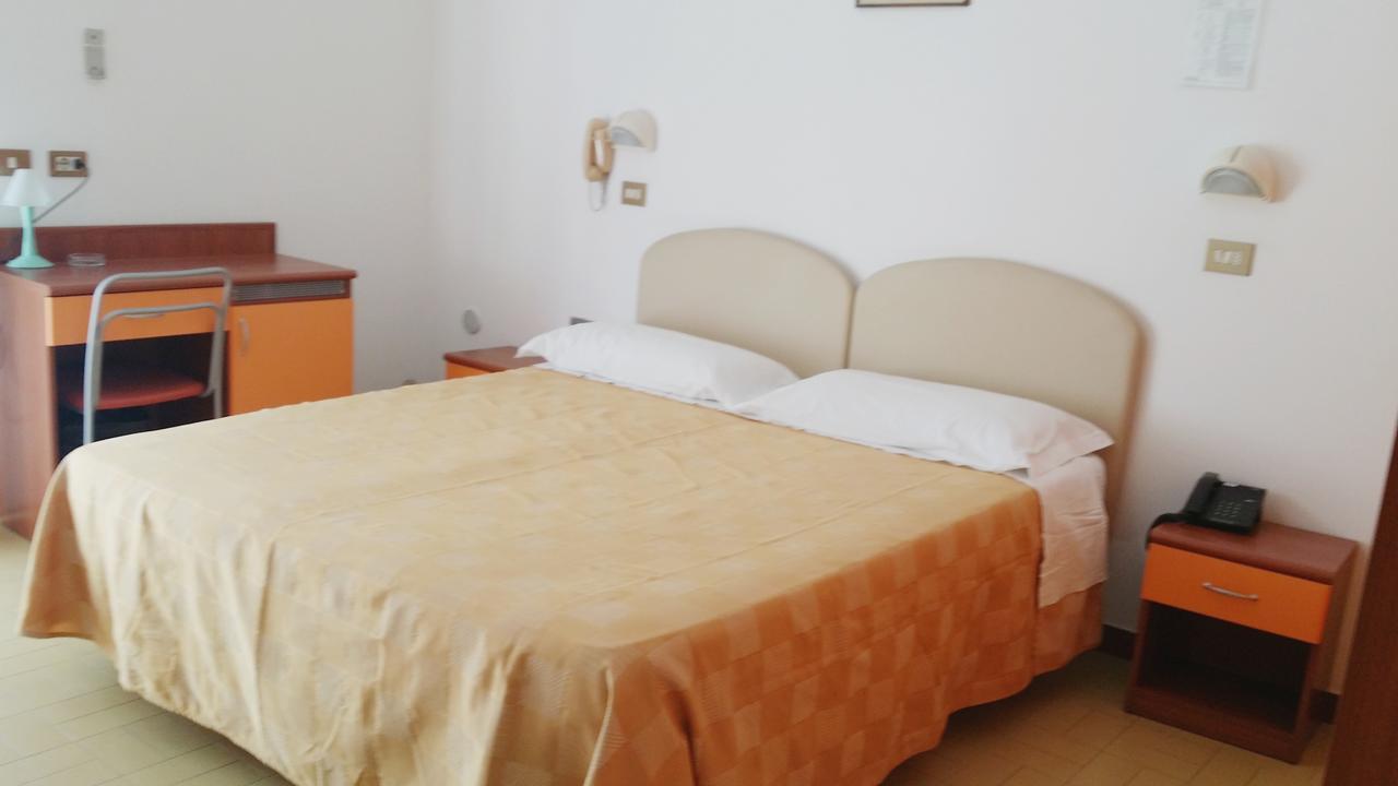 Hotel La Falena تّشيرفييا المظهر الخارجي الصورة