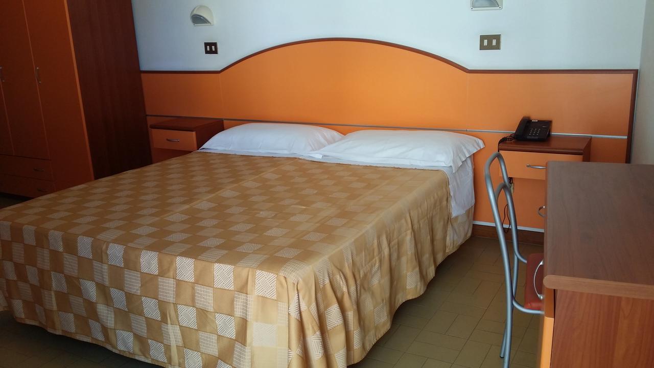 Hotel La Falena تّشيرفييا المظهر الخارجي الصورة